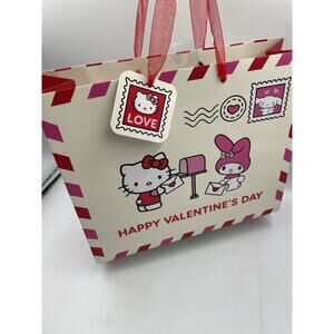 NEW Hello Kitty Valentines Day Gift Bag With Handles & Gift Tag